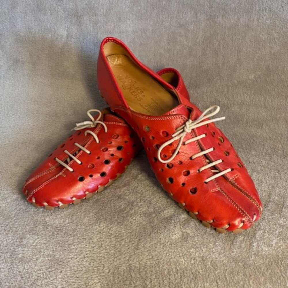 Volks Walkers Red Leather Lace up Size 39 US 8/8.5 Very Good Condition